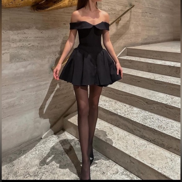 House of CB‎ S D-DD Tall Elida’ black off shoulder mini dress NWOT - Picture 2 of 15